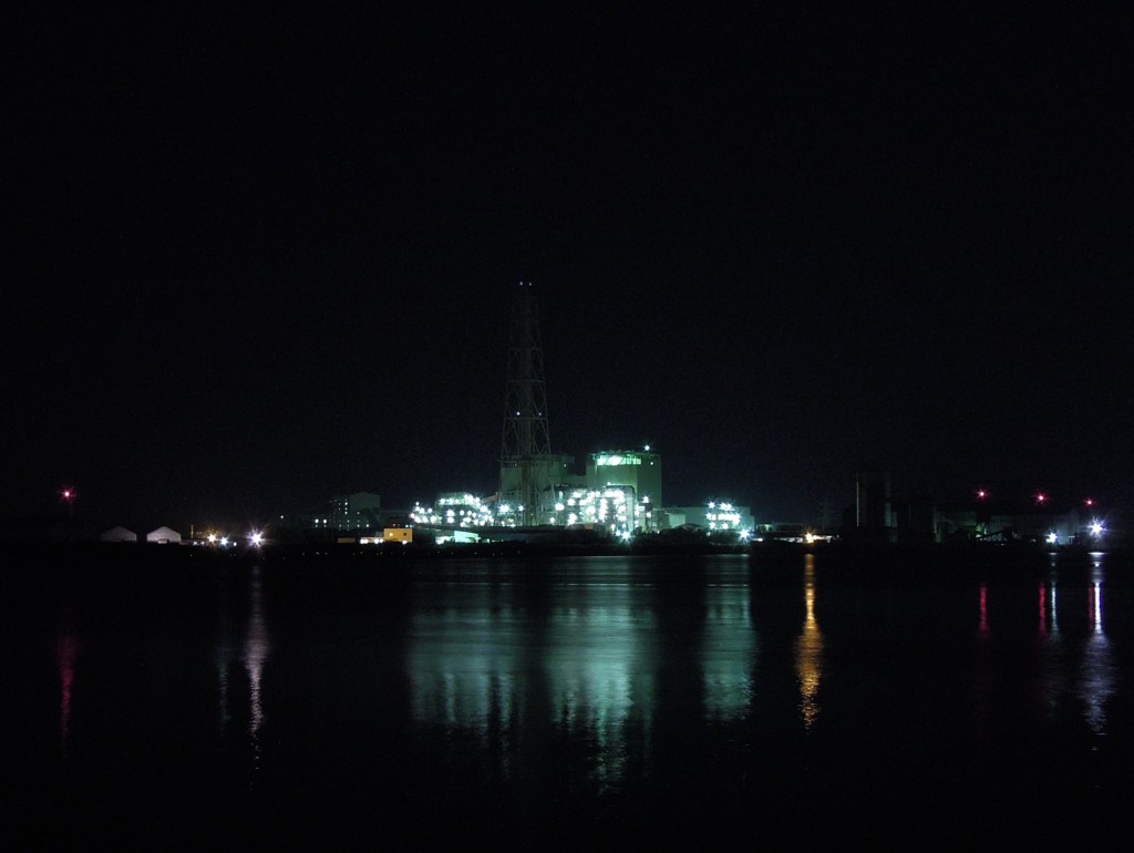 火力発電所の夜景