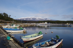 青空と雪の鳥海山-4