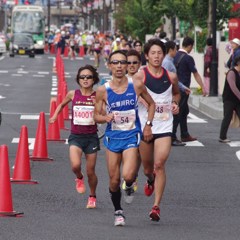 女子ハーフトップの力走