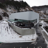 海辺に建つクラゲ水族館