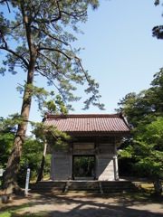 象潟・蚶満寺山門