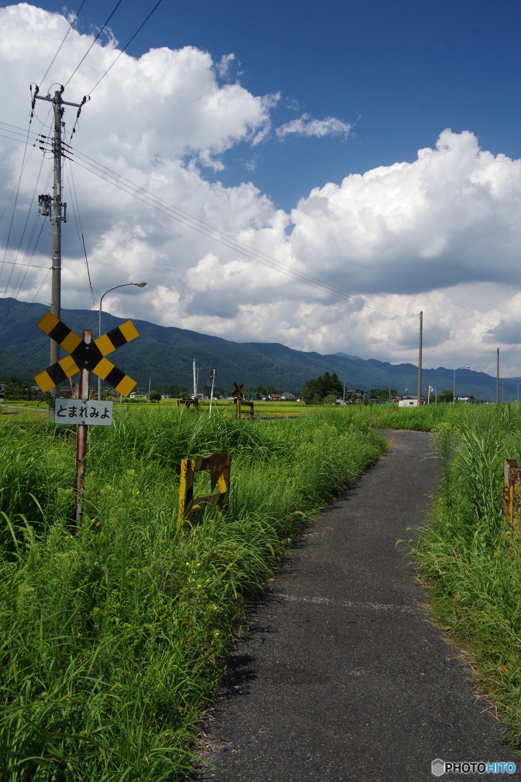 車は通れない踏切-1