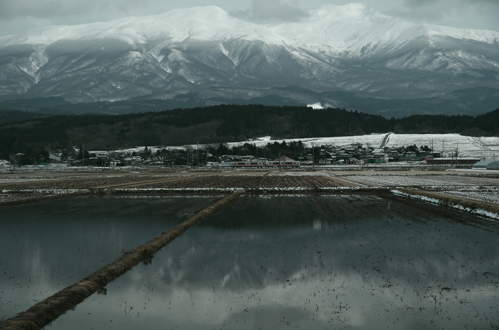 鳥海山と秋田行545M