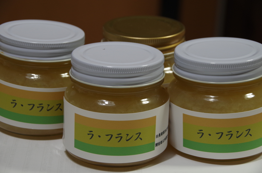 ラ・フランスジャム作ろう‐ラベルを貼って完成