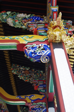 拝殿の装飾-3