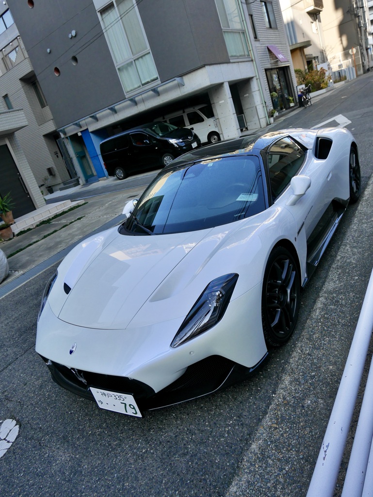 朝からスーパーカー