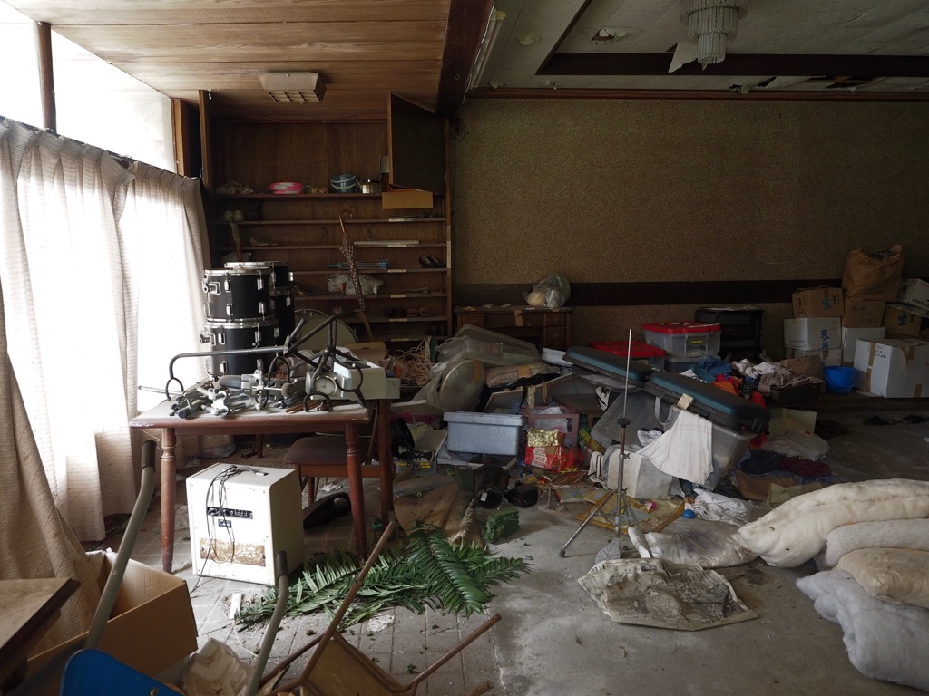 廃墟のはらわた