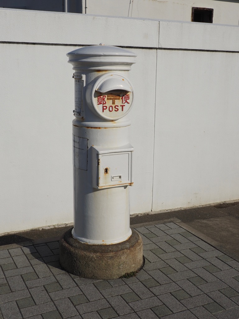 白ポスト