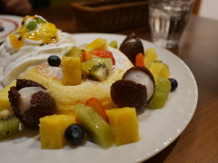 フルーツパンケーキ