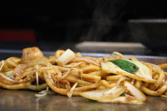 ホルモン焼きうどん しょうゆ味