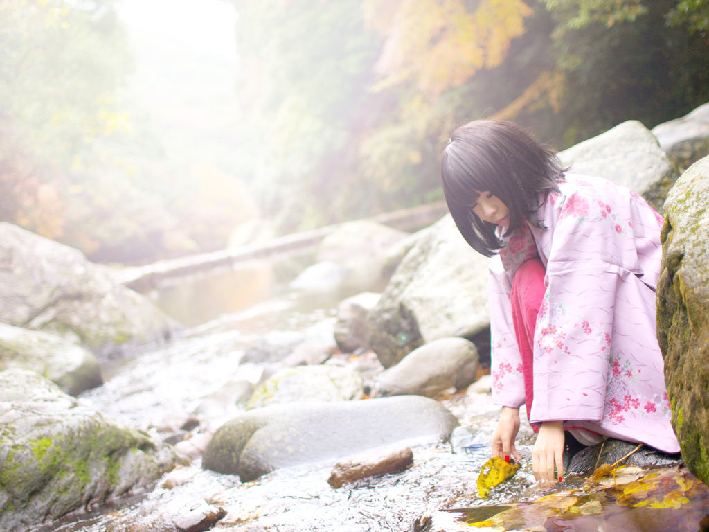 秋の川遊び