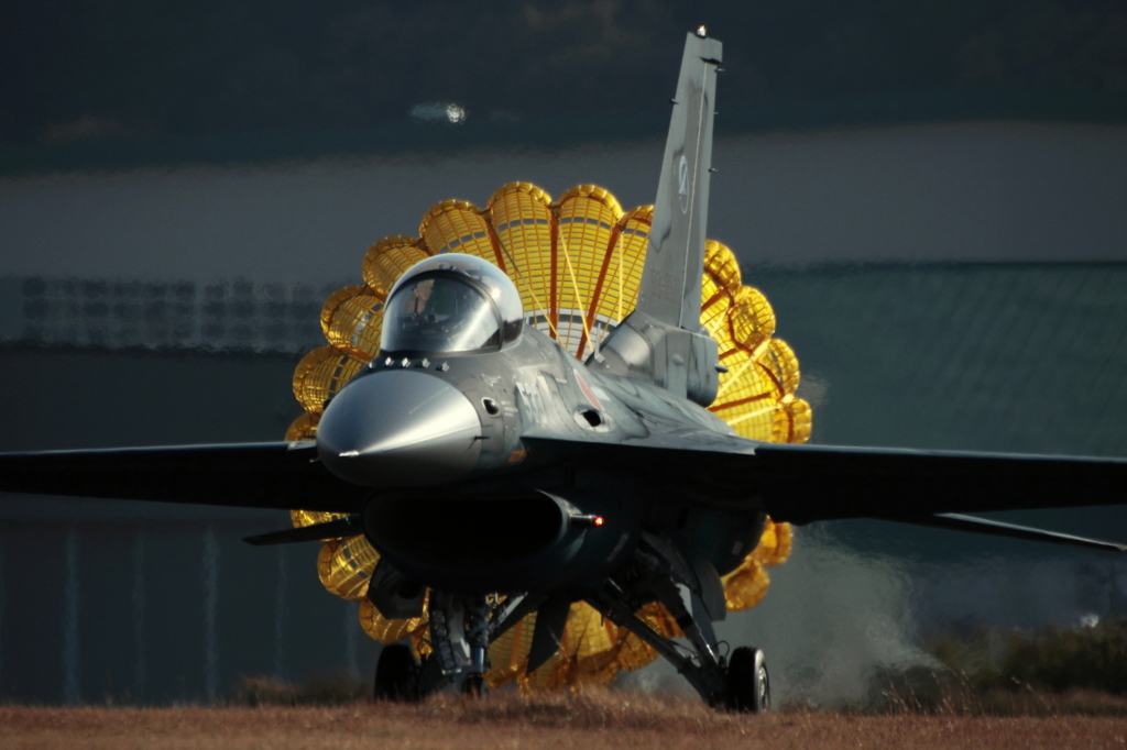 開傘　JASDF　F-2