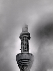 霧に煙る楼閣