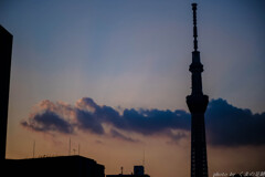 街はもうたそがれて