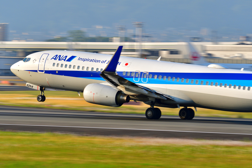 ANA 737 take off
