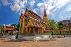 泰洋折衷の寺院