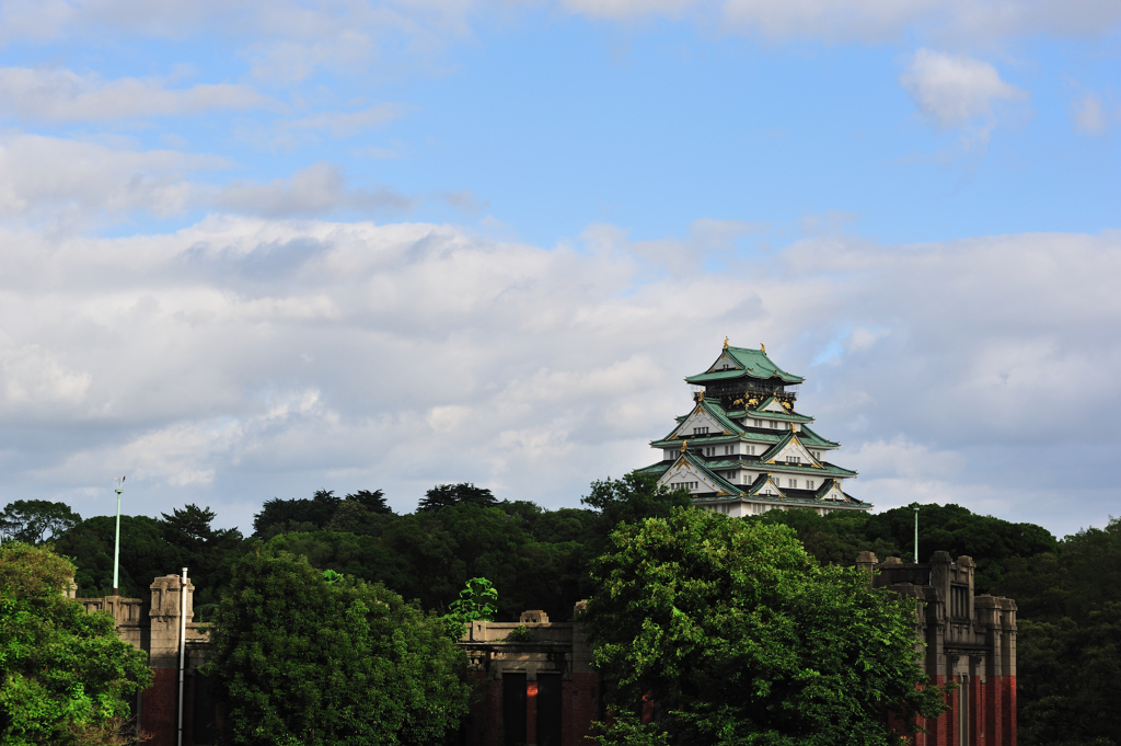 京橋より臨む　大阪城