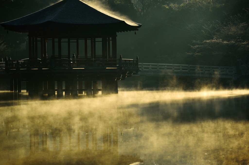 燦霧の浮見堂
