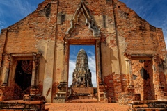礼拝堂と仏塔