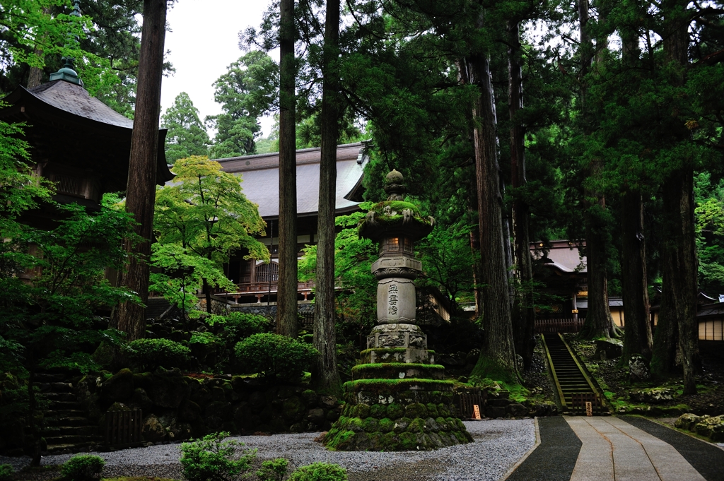 威風堂堂禅道場　永平寺