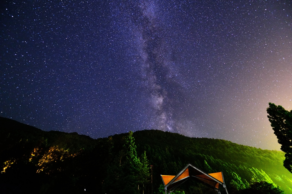 キャンプ場で夜空を見上げると By 自然堂哲 Id 写真共有サイト Photohito