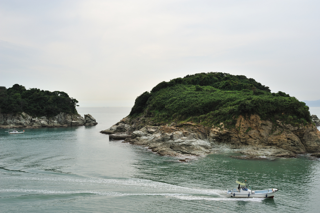 番所庭園から臨む　和歌の浦