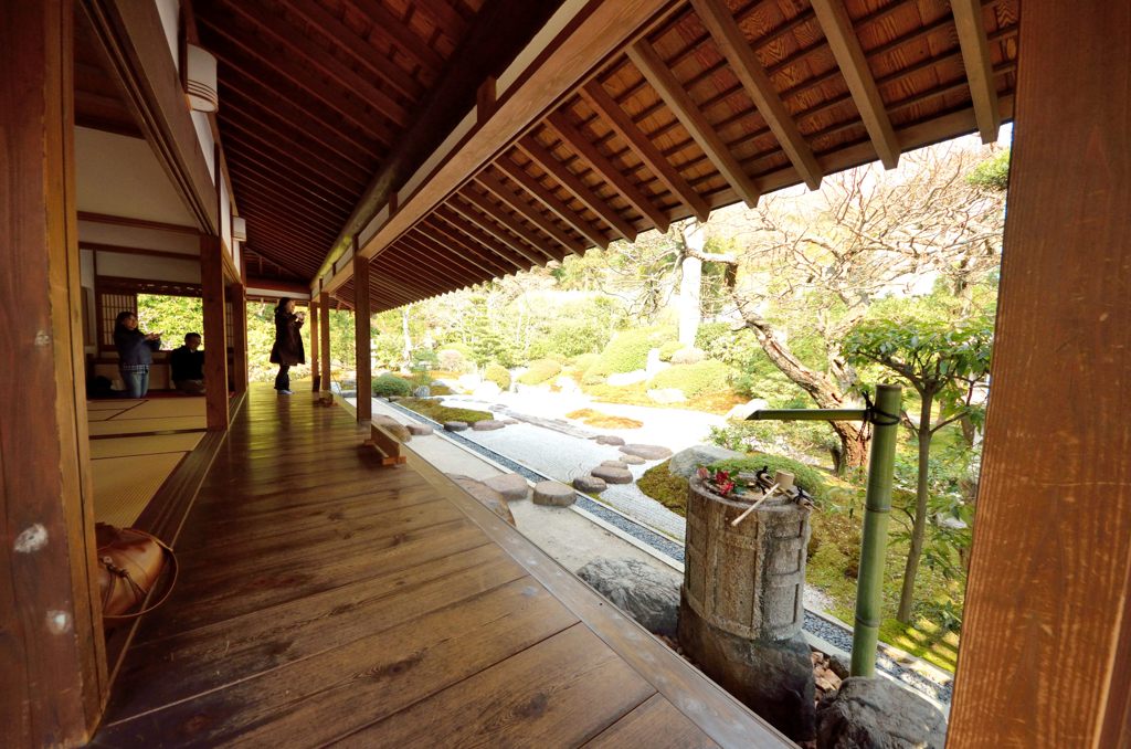 枯山水・縁側から（浄妙寺）