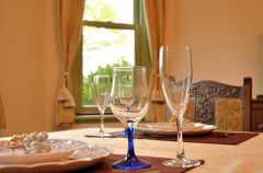 グラスの向こうにグラス