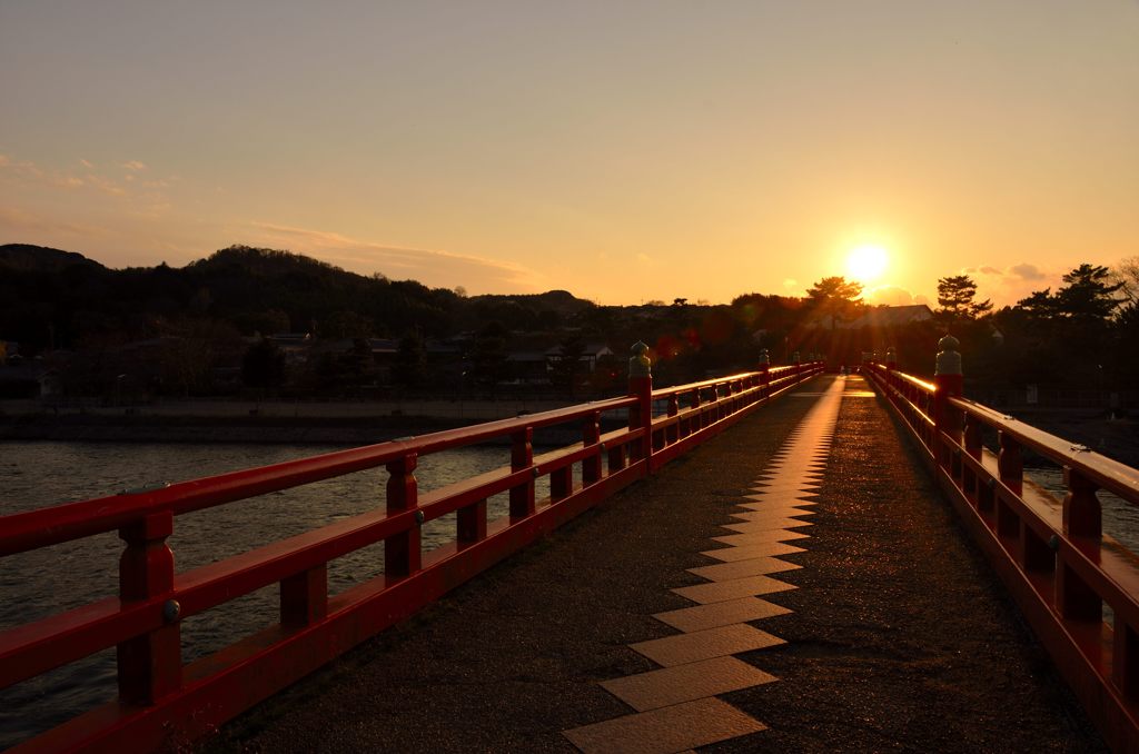 宇治川にかかる橋・夕景