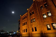 お月様とコラボ