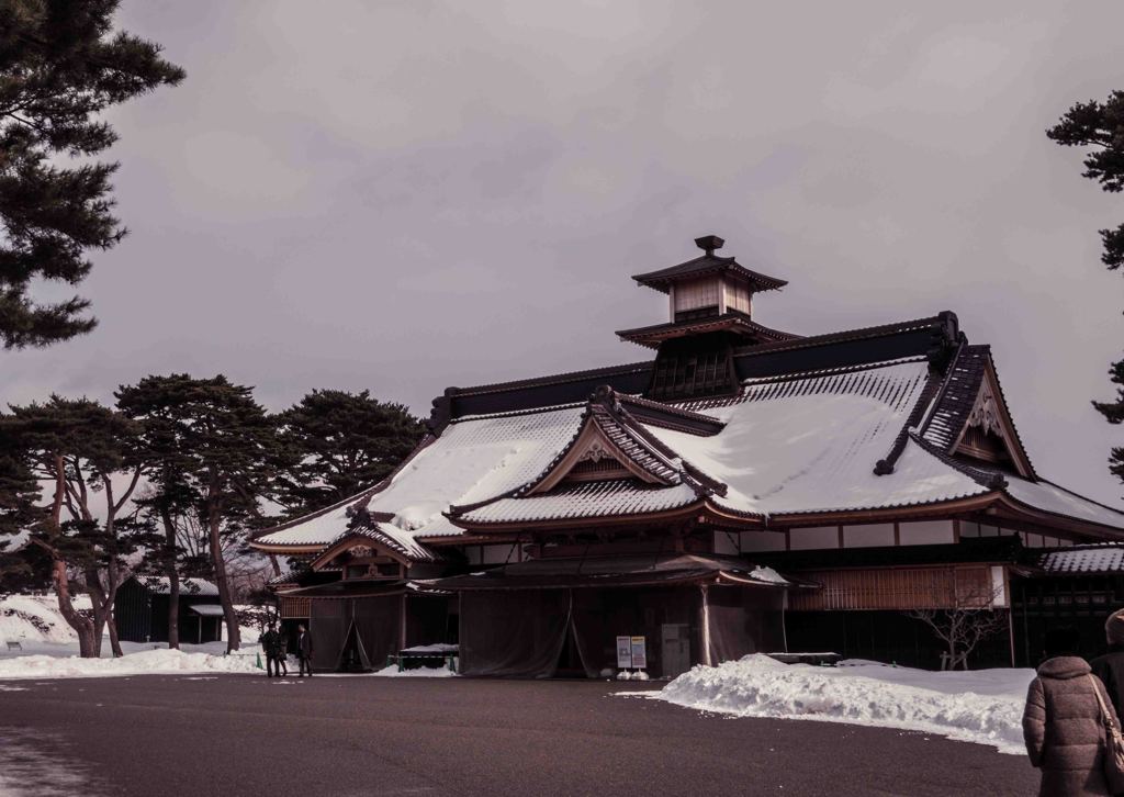冬の箱館奉行所へ
