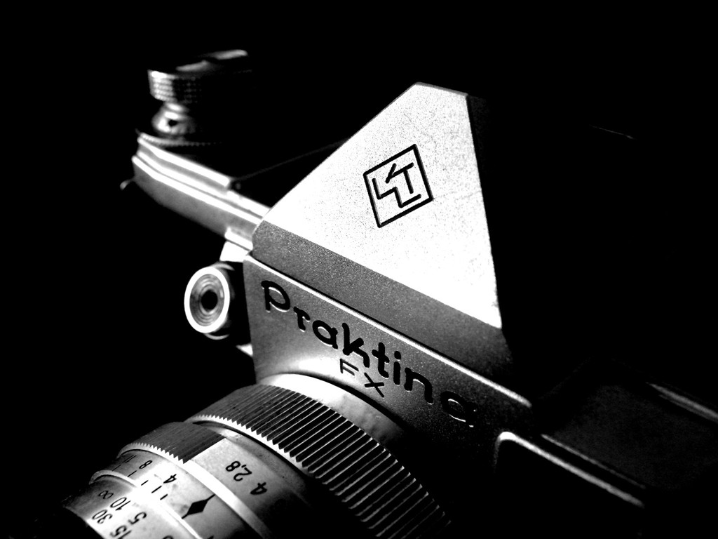 Ｐraktina FX 1957