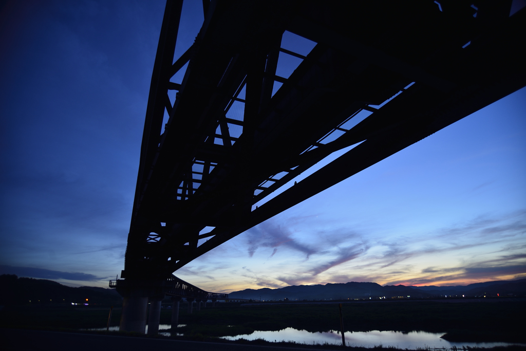 夕暮れの散歩道