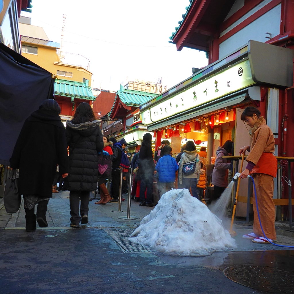 Snowed yesterday in ASAKUSA 
