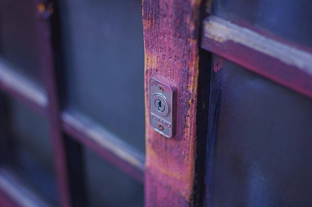 Classical keyhole in wood-door
