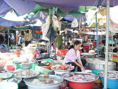市場の鮮魚コーナー