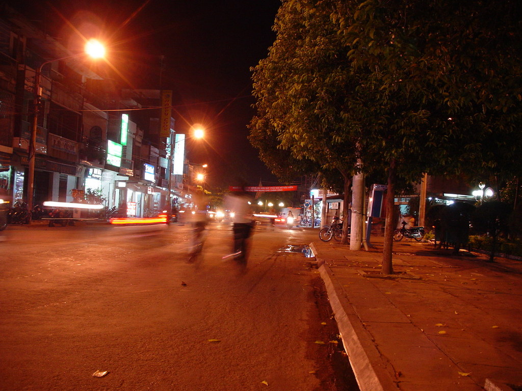 Mỹ Tho市の夜の街角