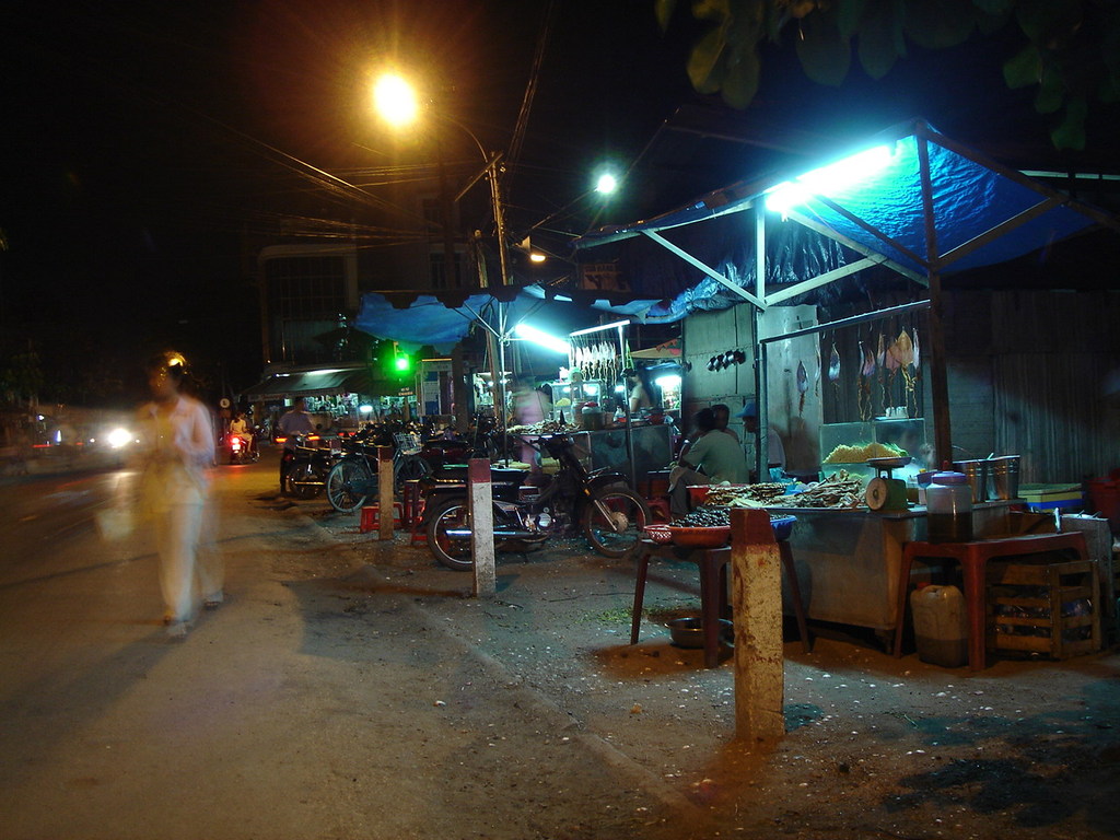 Chợ Cũ（旧市場）の軽食屋台