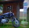バス停の脇で休憩（HONDA Phantom 200）