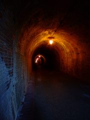 旧いトンネル