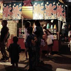 八坂神社のお祭り（銀残し風）