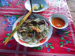 Banh Canh（柔らかい太麺です）
