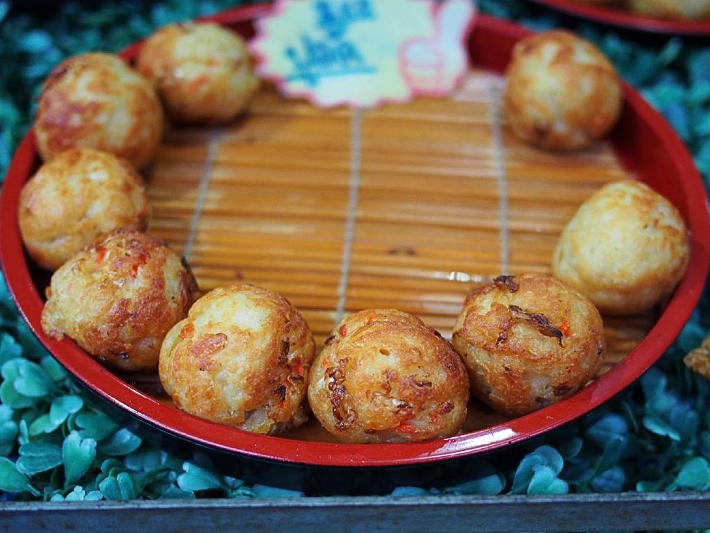 "TAKOYAKI" Thai version