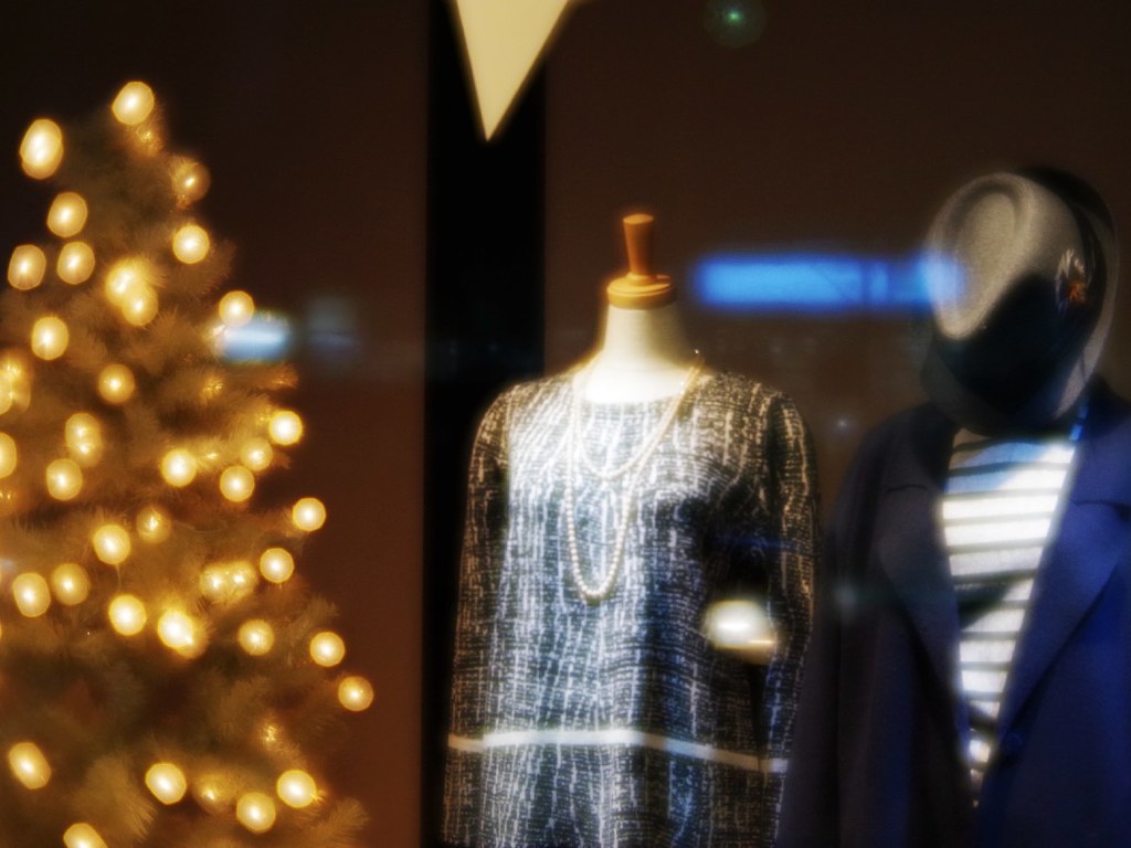 Night window shopping 