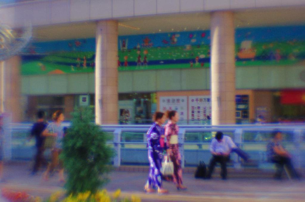 北千住駅前にて