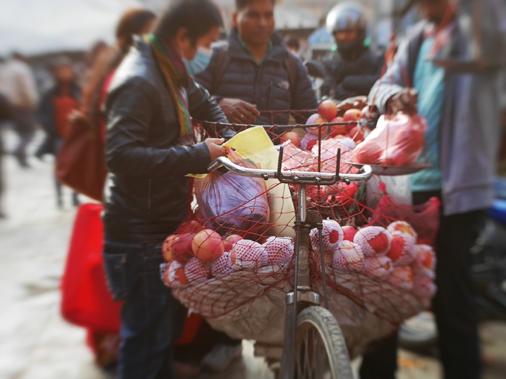 Apple seller