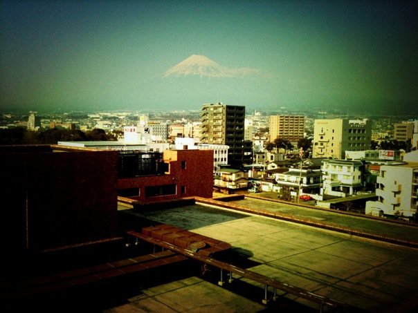 浮かぶ富士山