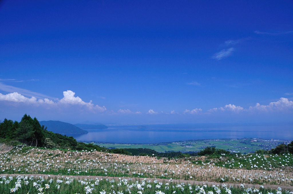 青い空と琵琶湖