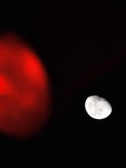 月と赤信号