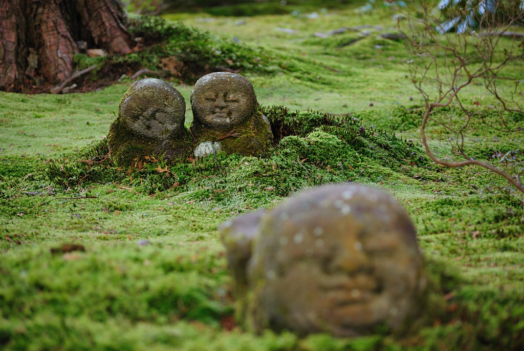 冬のわらべ地蔵